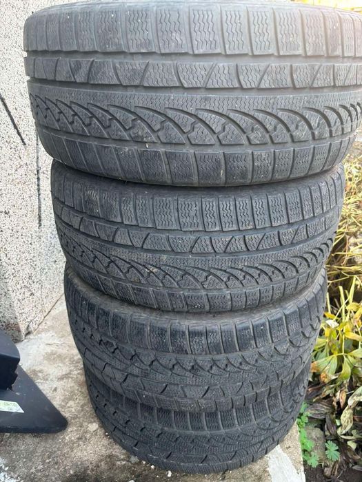 Зимни гуми 245/45R18