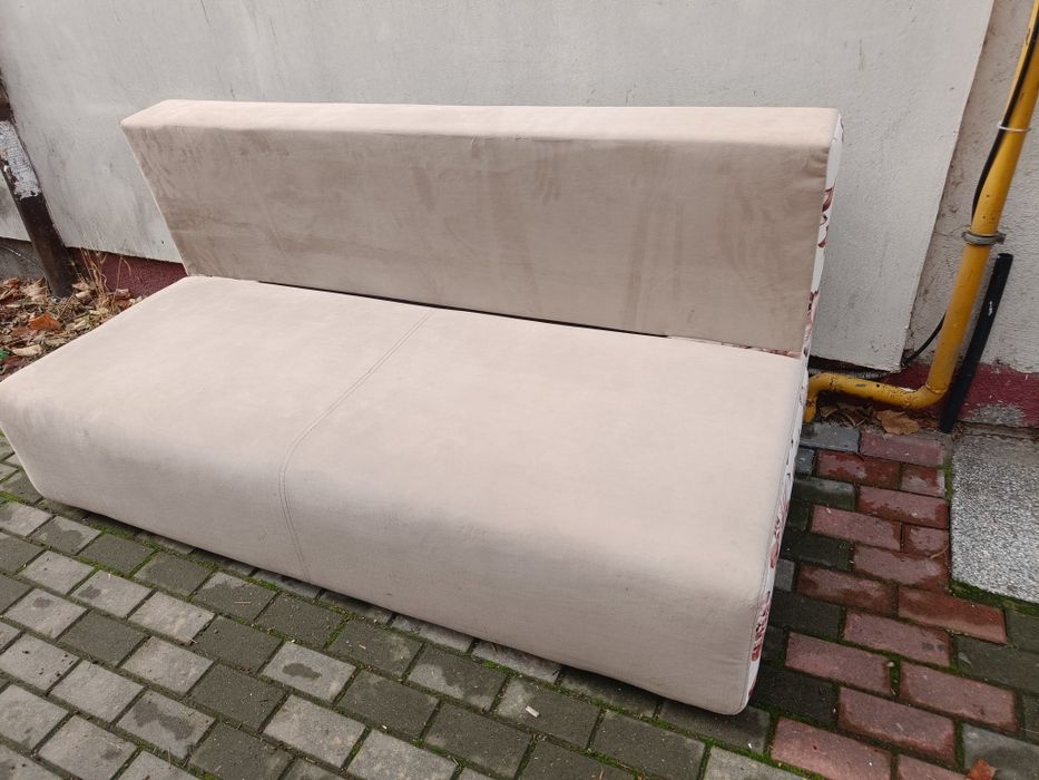 Разтегателен диван