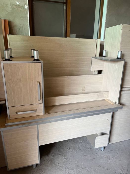 ishlatilgan shkaf va kampyuterni stollar bor narxlar hamyonbop