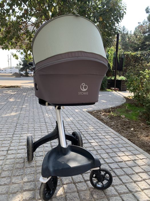 Продаю премиальную коляску Stokke Xplory