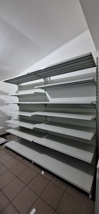 Rafturi metalice stare foarte buna