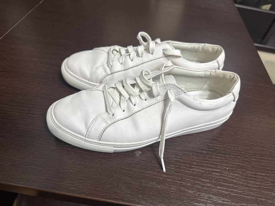 Vand incaltaminte sport de piele,marimea 43 purtati putin