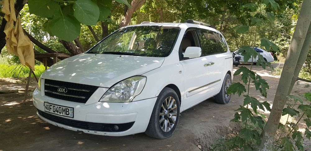 Kia Carnaval sotiladi