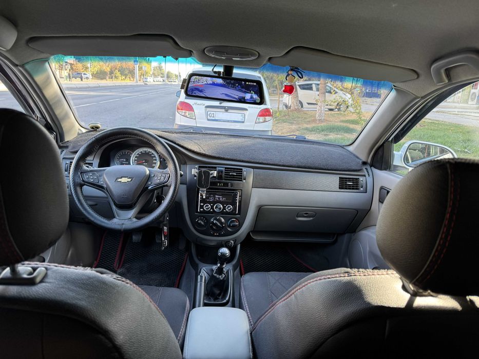 Chevrolet Lacetti 2012 1.8 MT