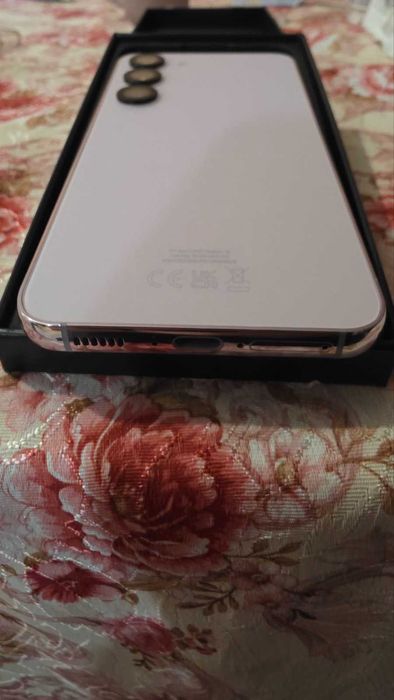 Samsung Galaxy S23 Lavender 128 / 8 GB КАТО НОВ