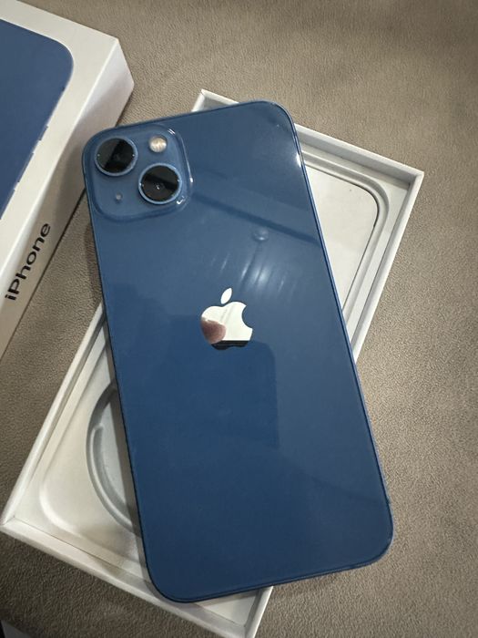 iPhone 13 albastru 128GB stare impecabila, baterie 87%, fără urme