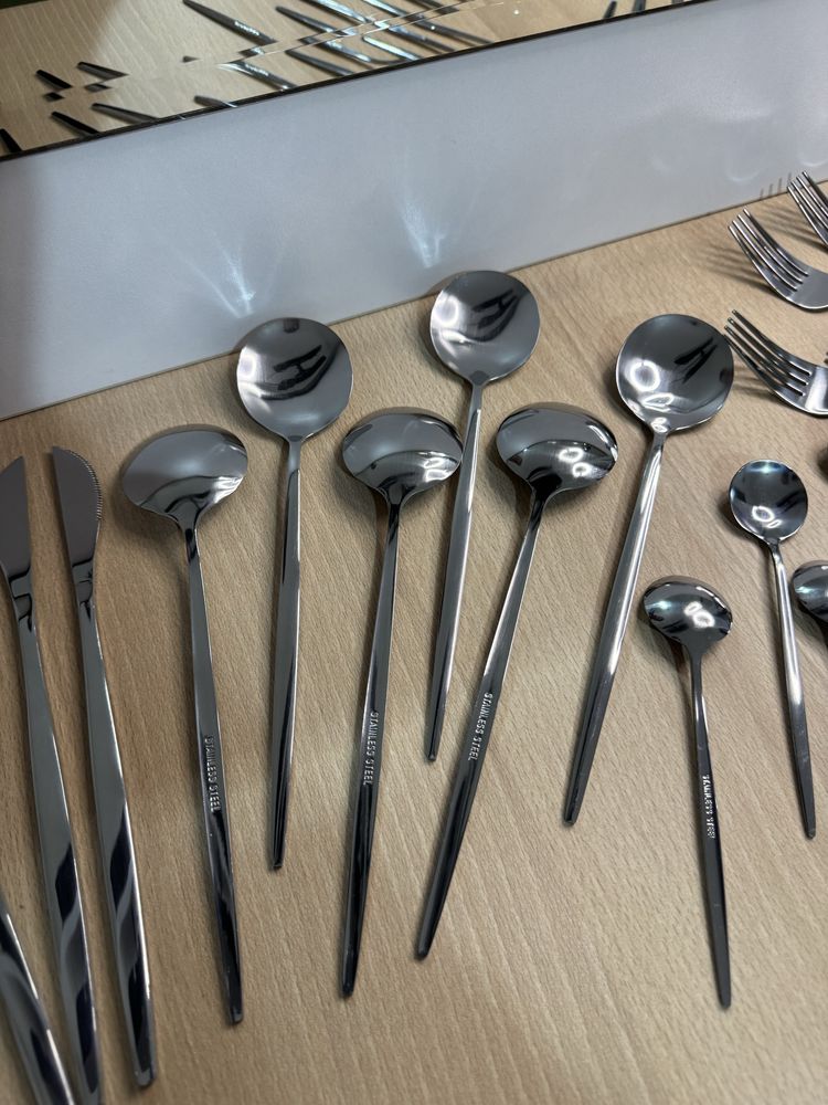 Set tacâmuri din inox