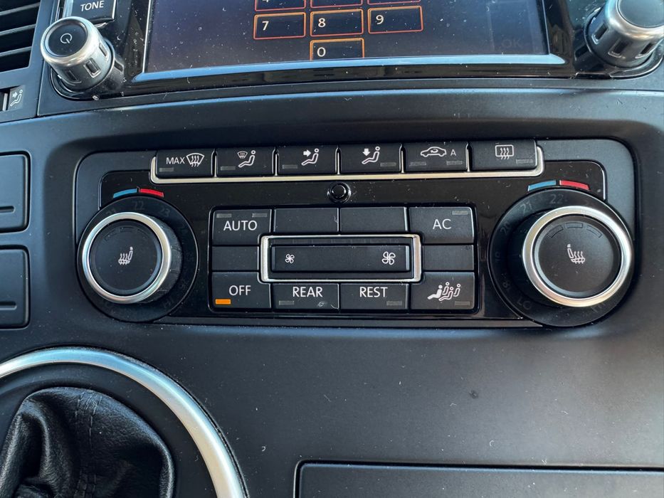 VW T5 Multivan 2011-firma