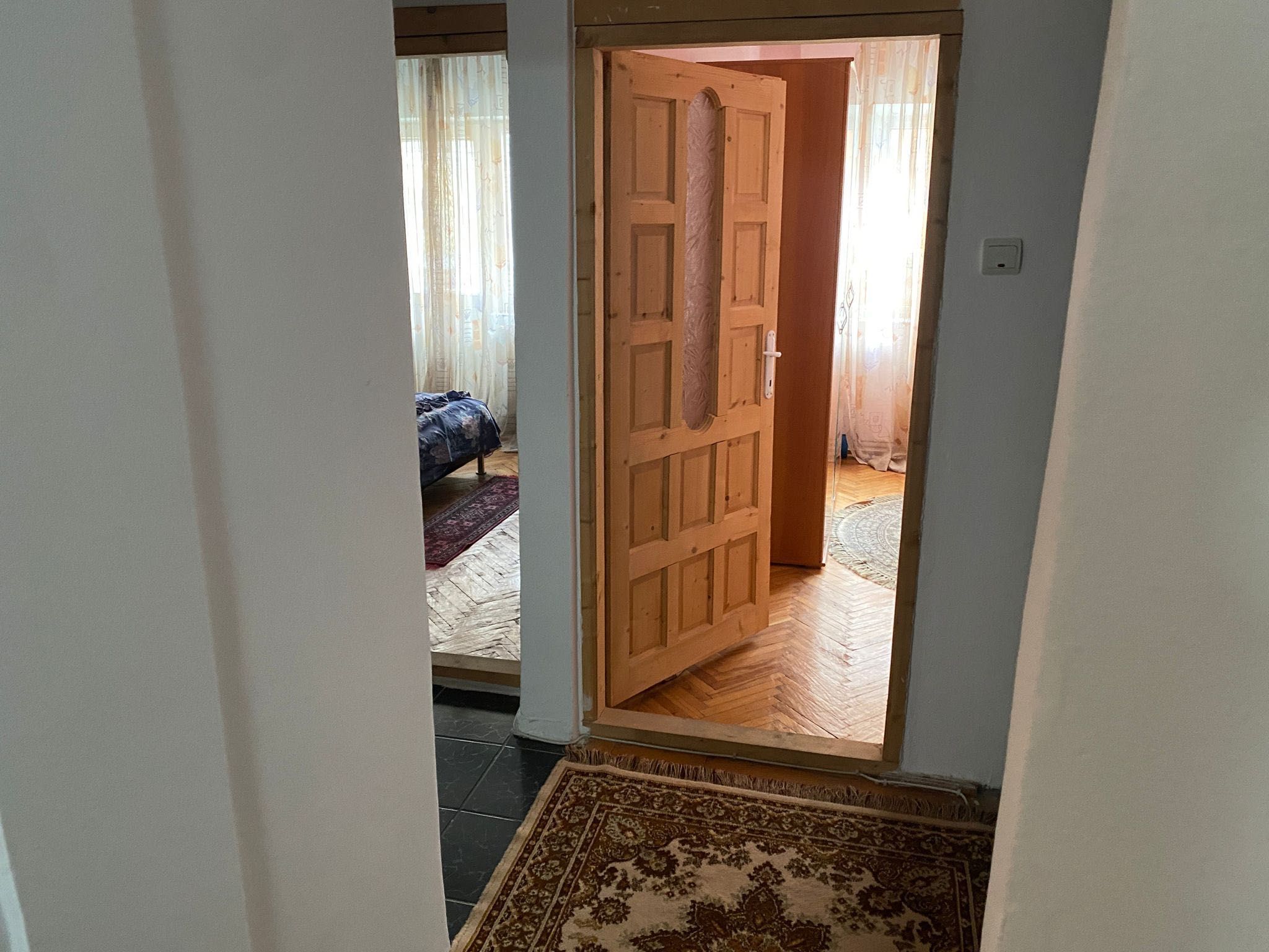 Apartament 3 camere Targu Jiu, zona centrala – PRET CORECT
