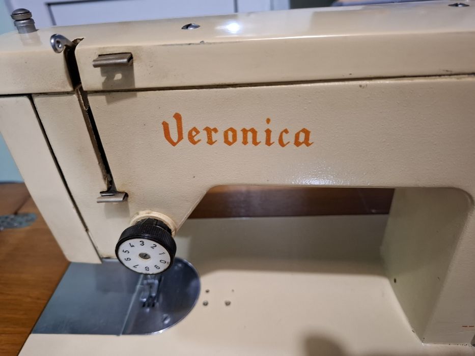 Masina de cusut Veronica an 1980