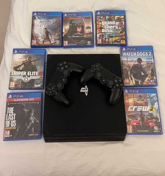 Playstation 4 PRO 1TB + 2 Controllere + 7 Jocuri + Cabluri
