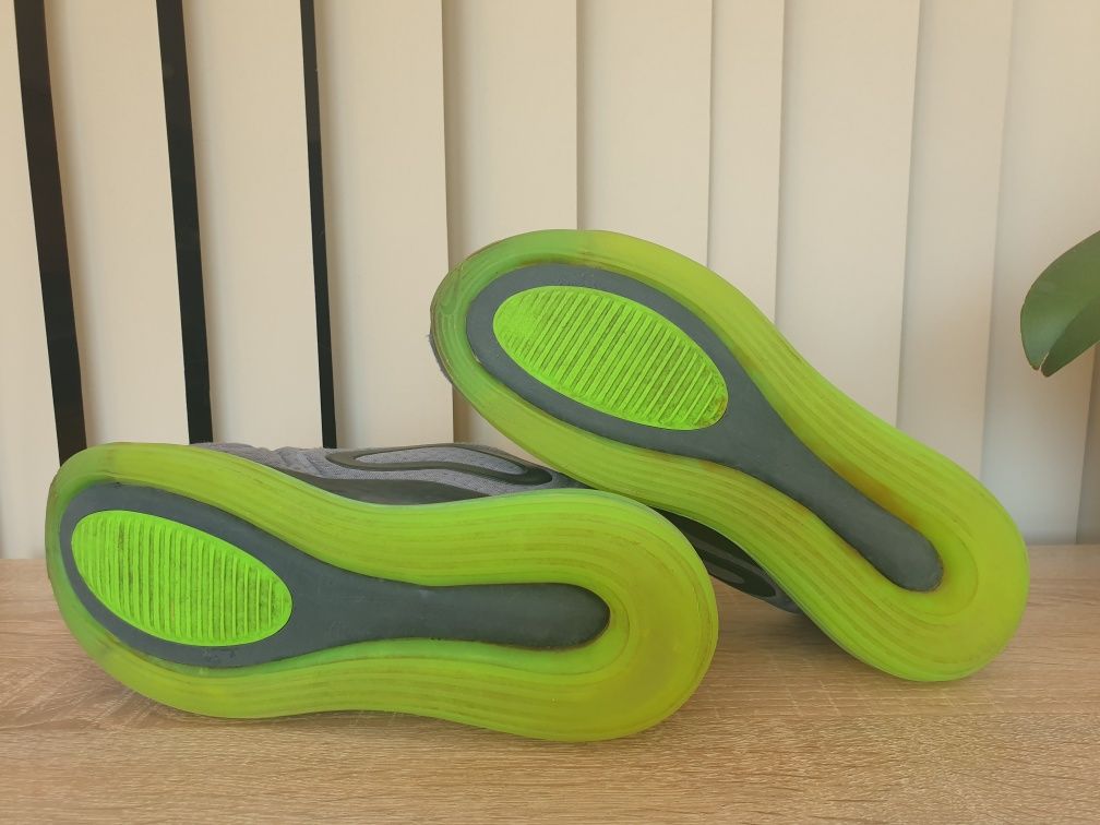 Маратонки Nike Air Max 720