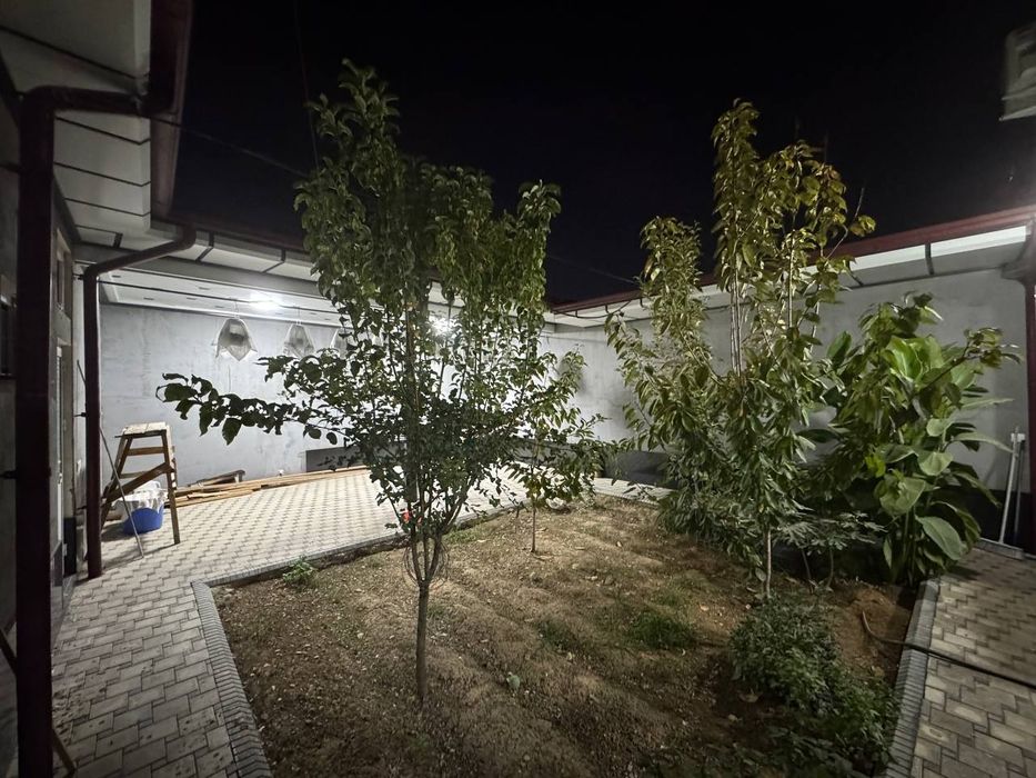 Продаётся 2х этажный дом. Янгиабад. Дом 3 года назад строили. 2 сотки