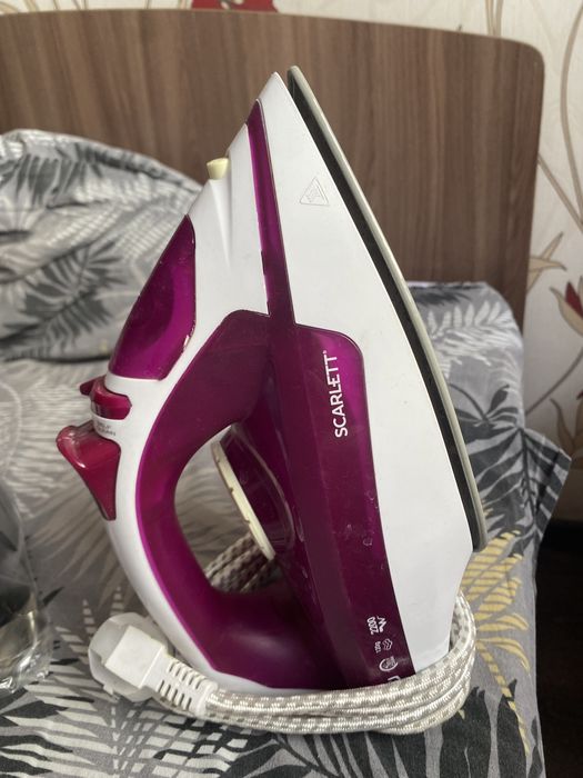 Утюг Scarlett хороший