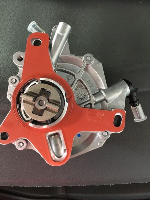 Vând pompa vacum Ford 2.0 140cp