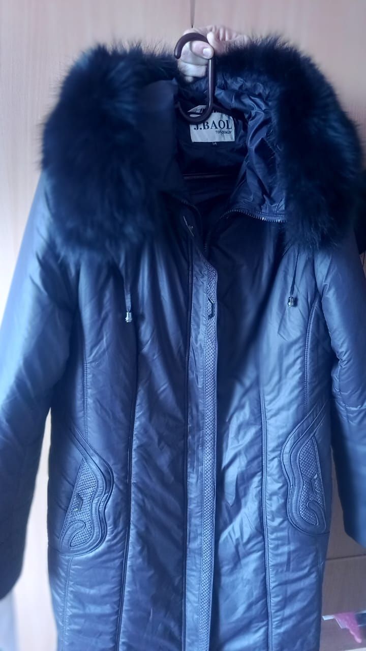 Продам женскую зимнюю куртку