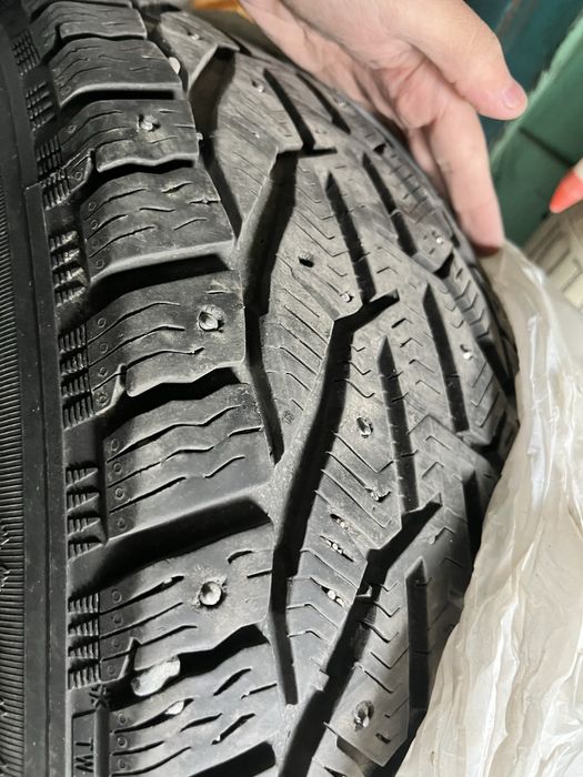 Зимние шипованные шины Tigar ice 225/50/17 (сделано в Сербии)