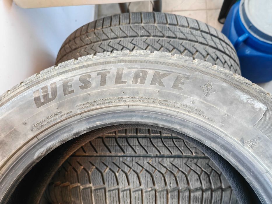 westlake zyper snow  235 55 17
