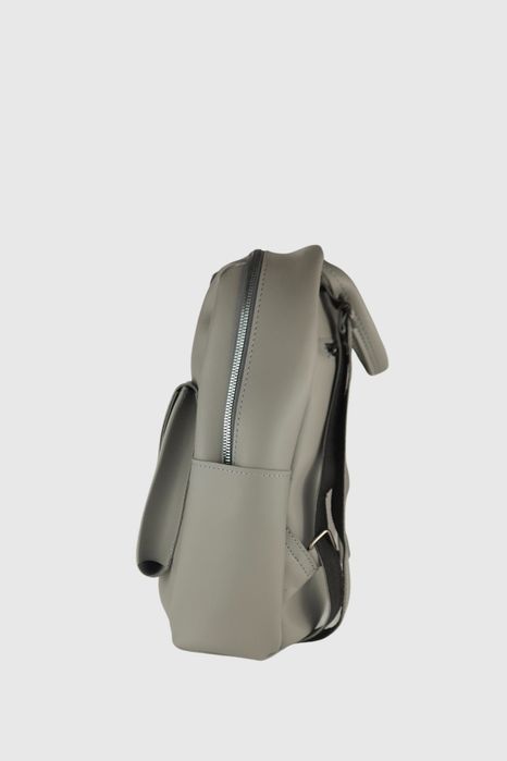 НОВО! ЛИКВИДАЦИЯ! Дамска раница с външен джоб в сиво