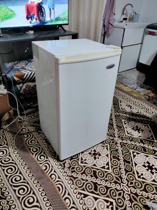 Офисный мини холодильник