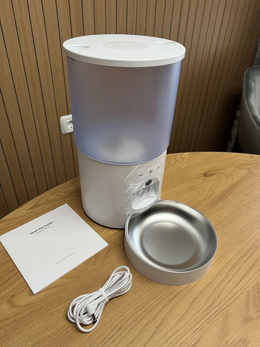 Dispenser/Hranitor Inteligent cu Camera HD Pt Caini si Pisici/NOU