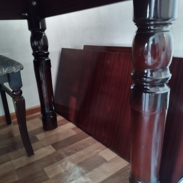 Стол для гостей продам