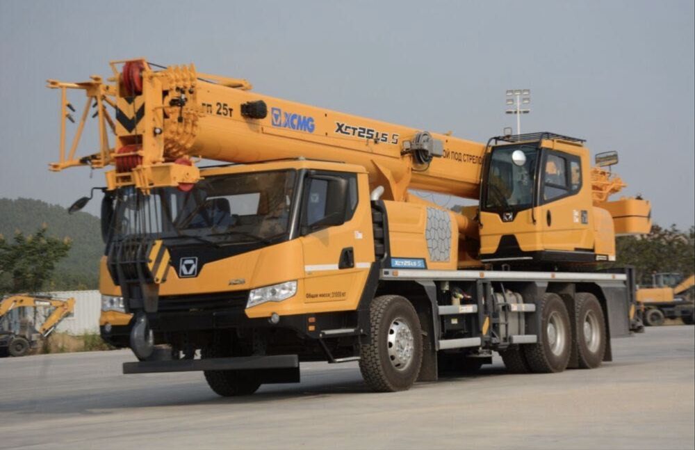 Автокран  Автокран Услуги автокрана 25, 30, 50,80 тонна