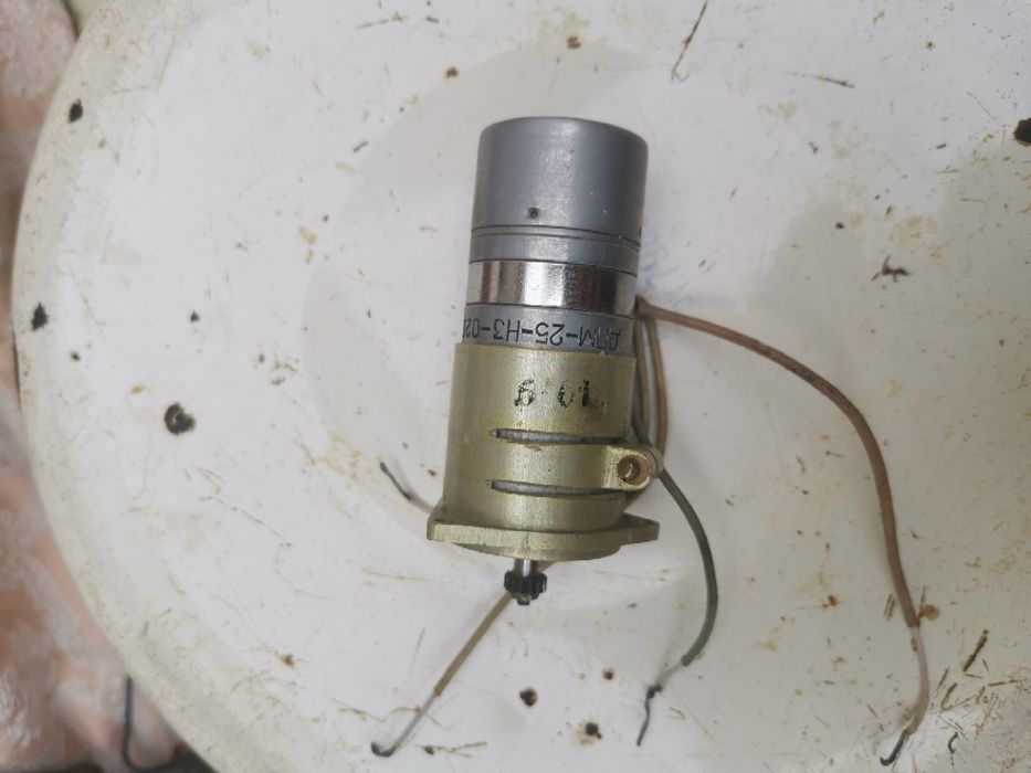 продам электродвигатели