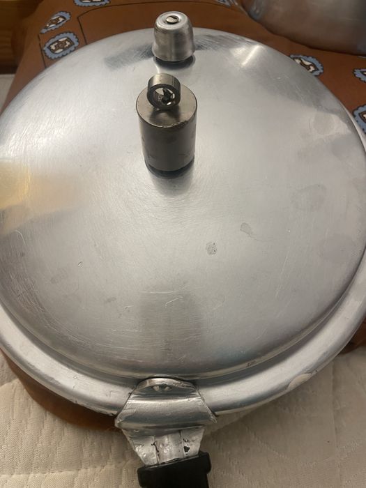 Стара руска тенджера под налягане