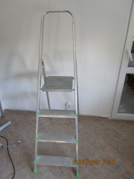 Домакинска стълба, алуминиева, височина 150 см