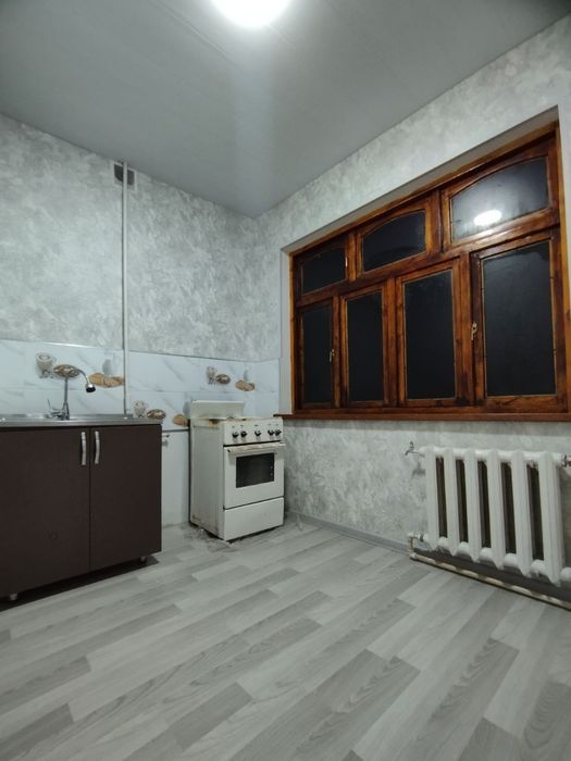 Продажа 1 хона 4 етаж 4 етажл 
Кора камиш 1/3
Бакон 2*6 кв 42