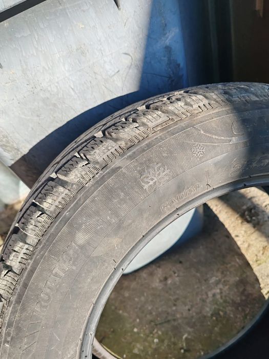 Vând anvelope de iarna