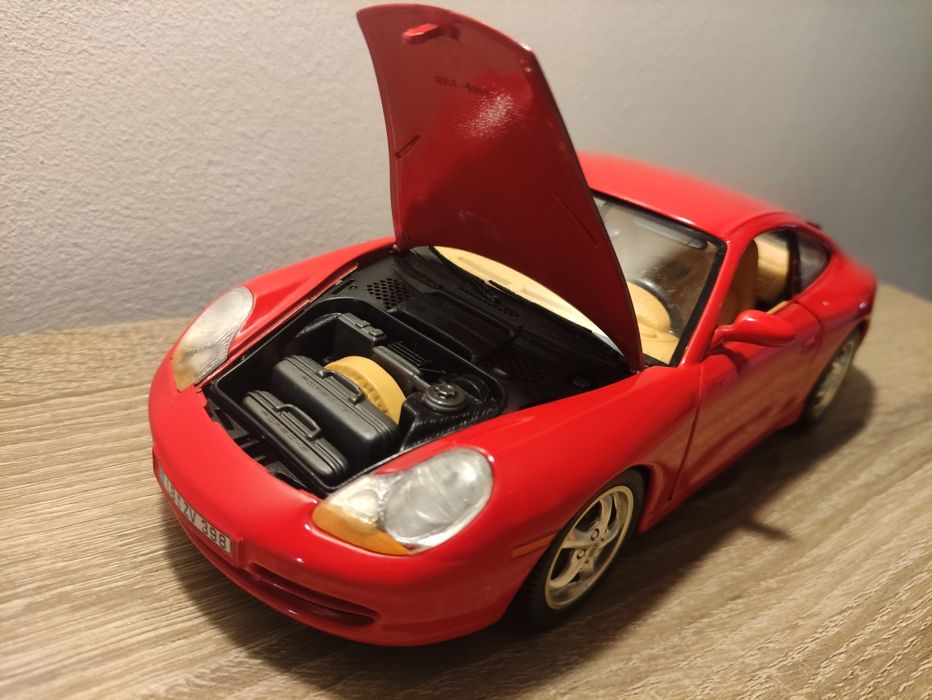 machete 1:18 ,Burago, Maisto