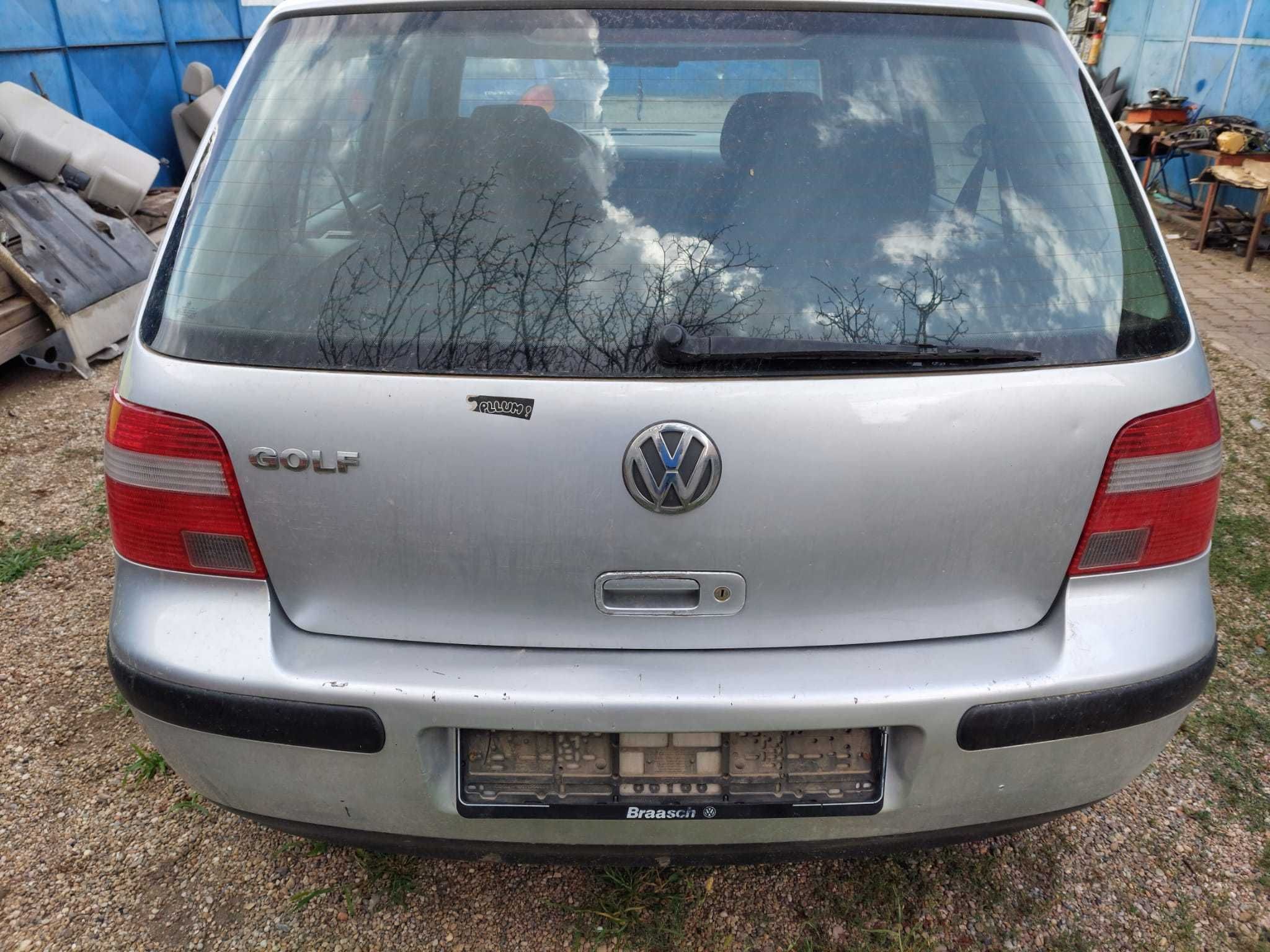 Vw Golf 4 Hatchback, haion complet cu luneta si motoras.