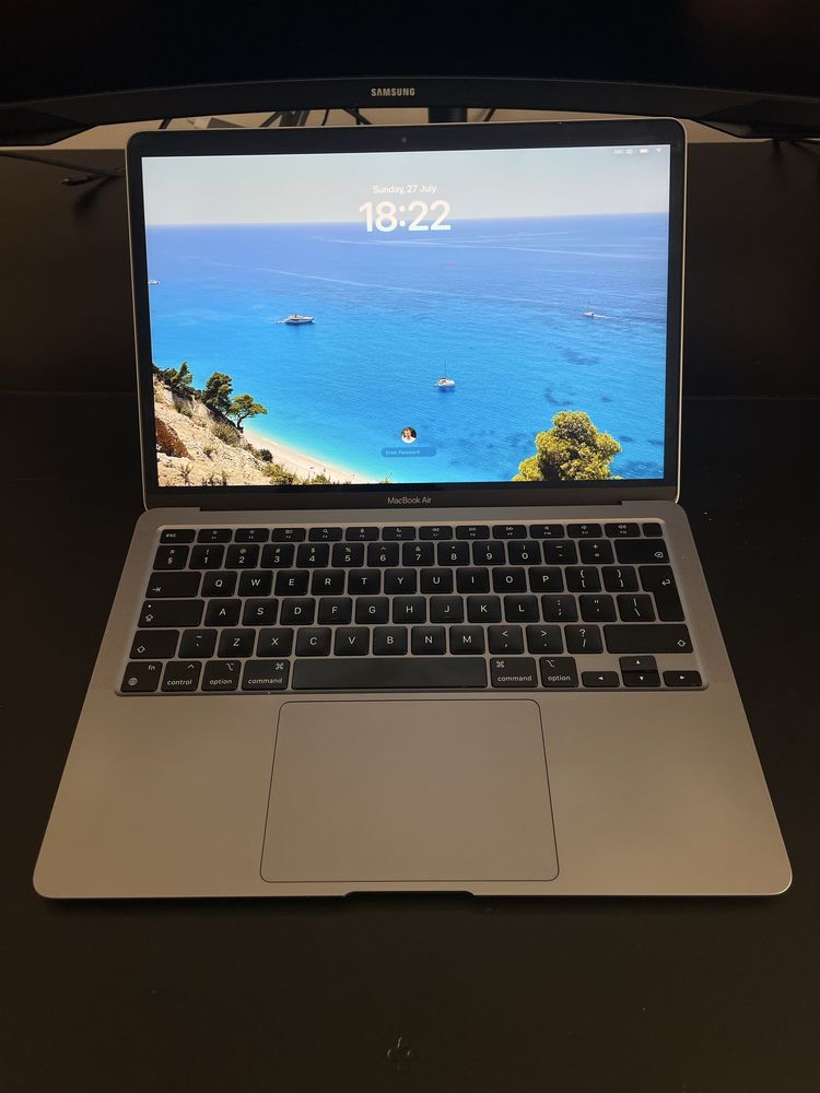 MacbookAir M1 8GB / 256GB