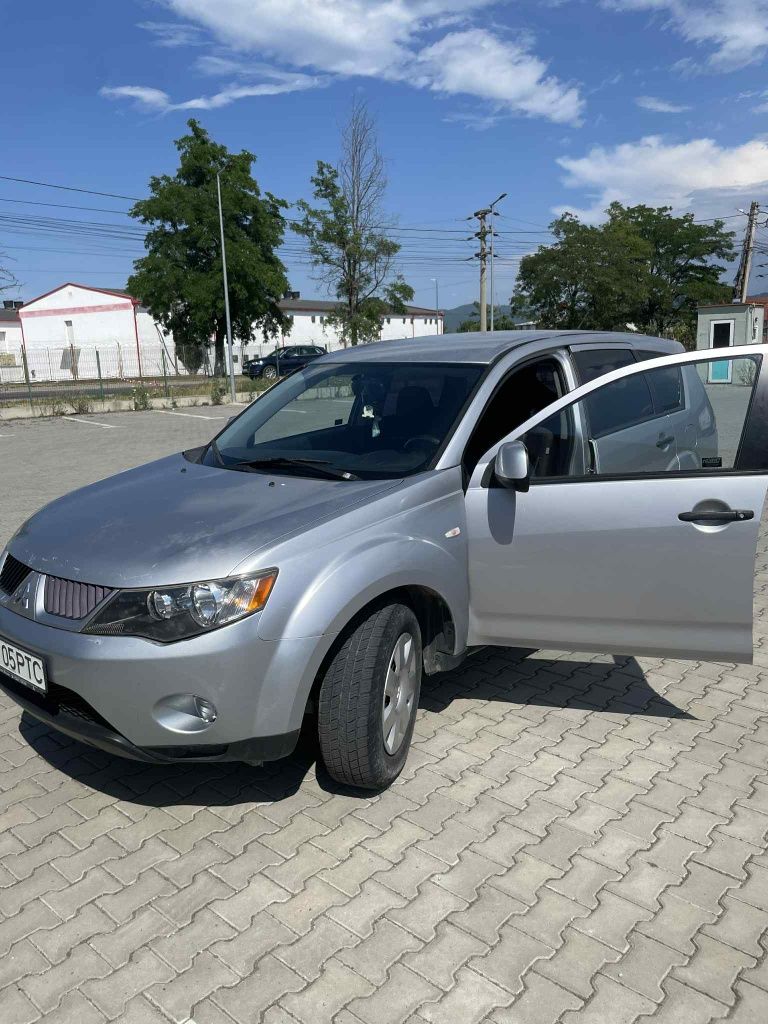 Mitsubishi outlander vand sau schimb