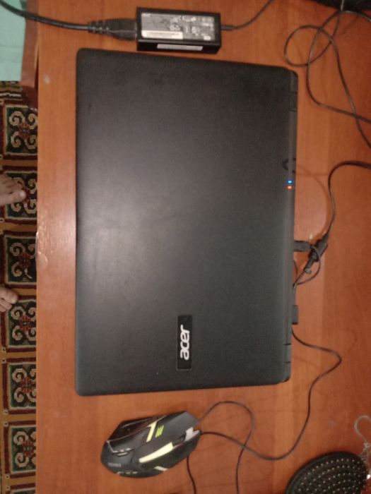 Acer noutbuk sotiladi
