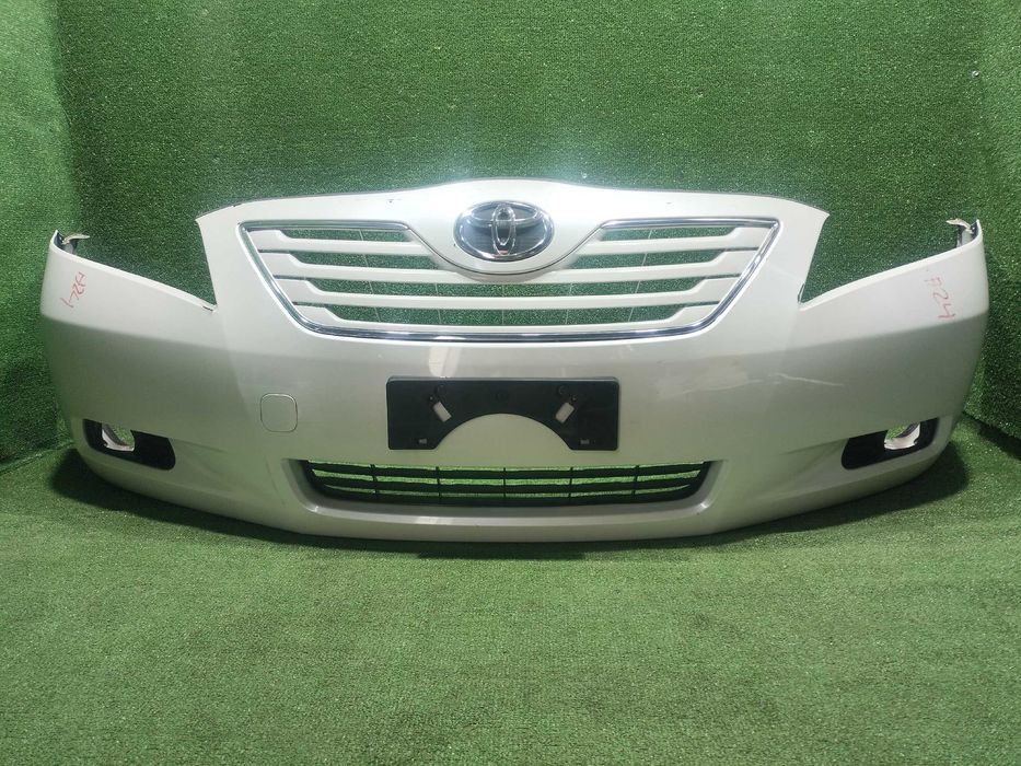 Продам Бампер передний с решетками на Toyota Camry 40 2AZFE
