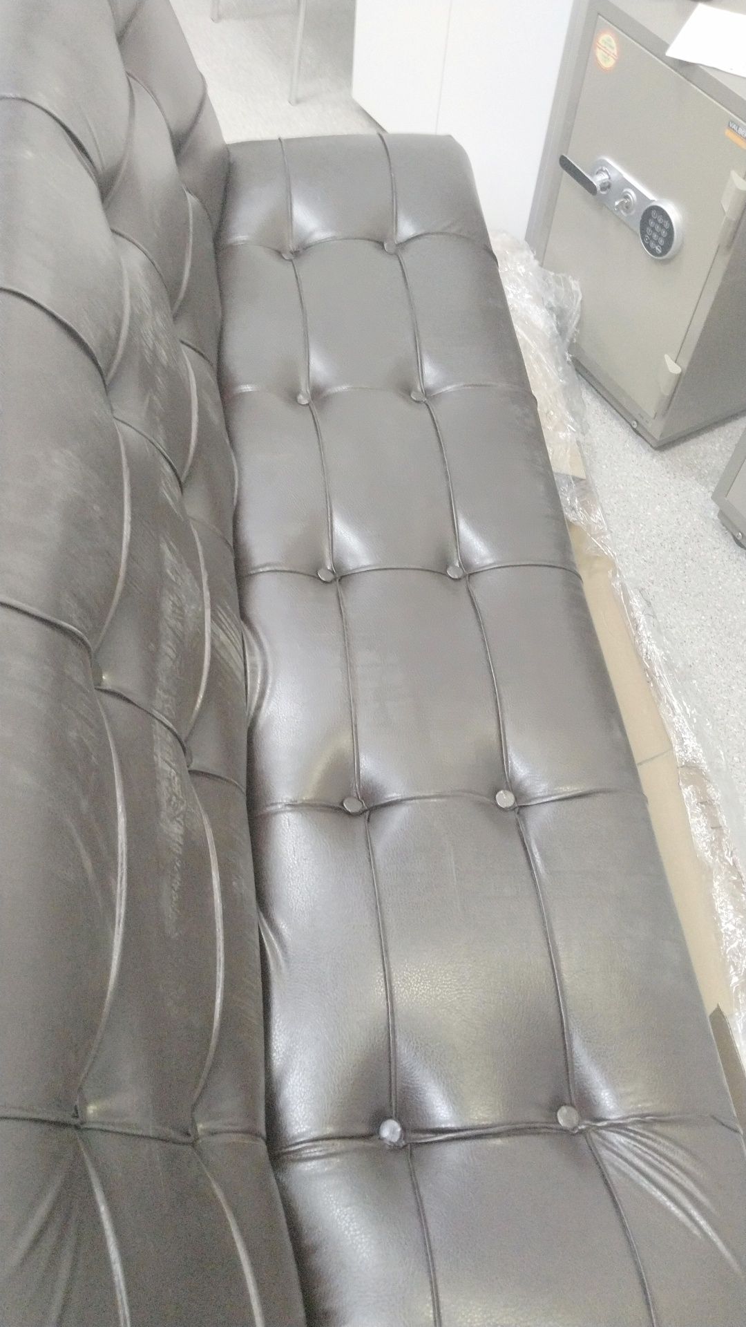 Продам диван. Новый