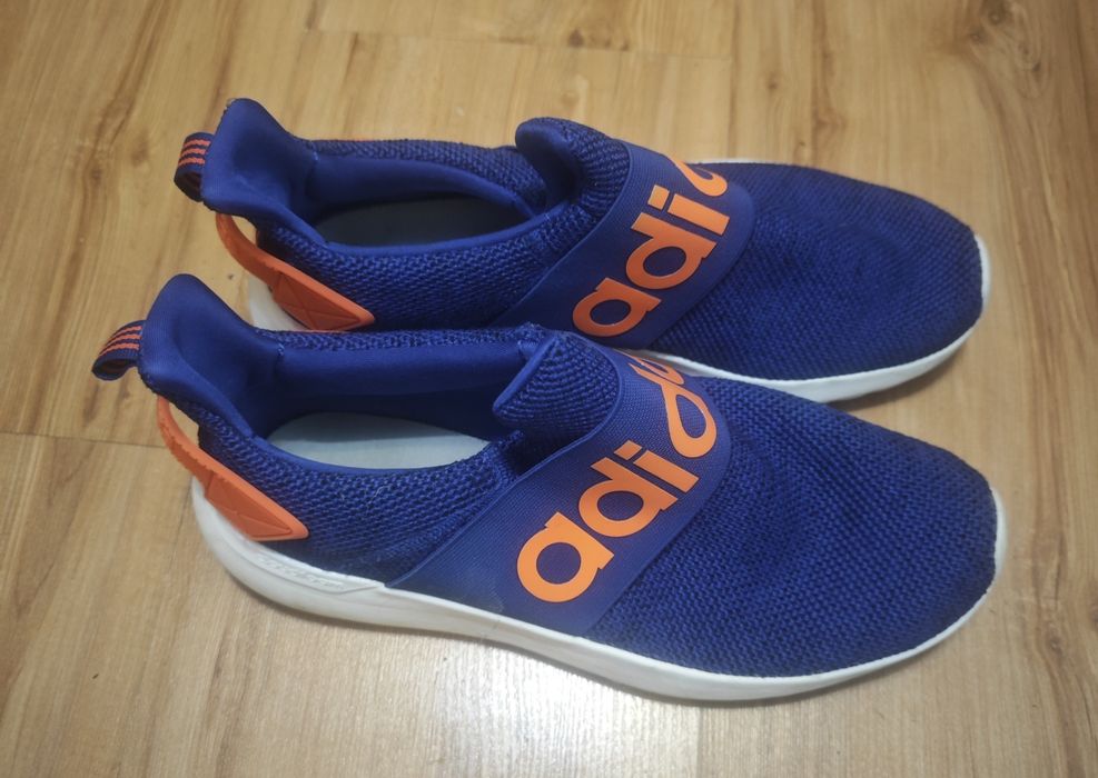 Маратонки adidas:- номер 39 1/2 - 30 лв.