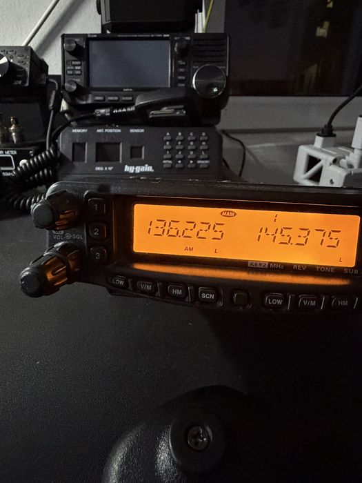 Vand statie yaesu ft 8900 quad band