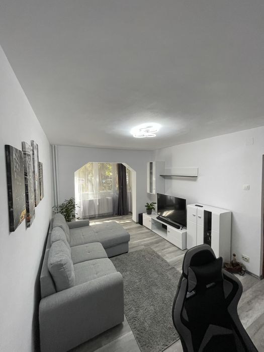 Vand apartament 3 camere parter