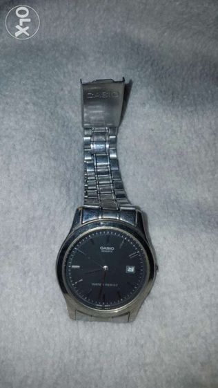 Ceas Casio cu cadran negru