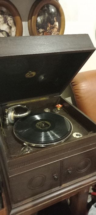 Gramola, gramofon, patefon