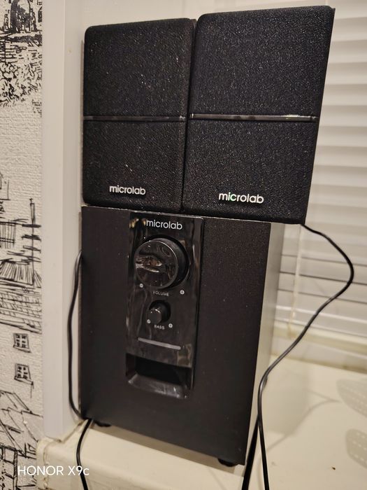 Продам колонки с аукс проводом