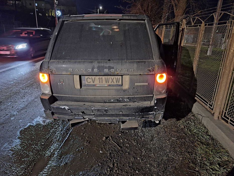 Land ROver Range Rover l322 supercharged 4.2i avariat sa rate prin tbi