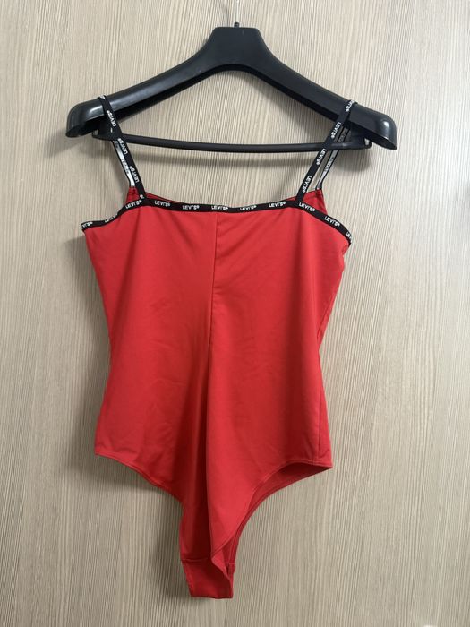 Body dama levi’s