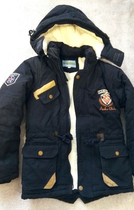 Продаю  качественную детскую зимнюю и осеннюю одежду