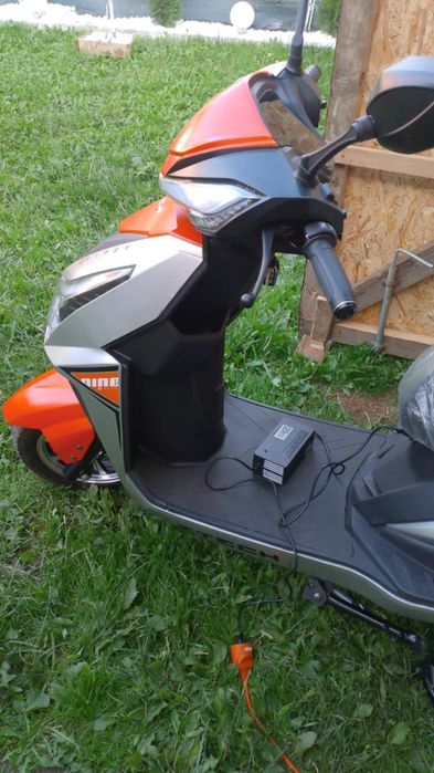 Vand scuter electric