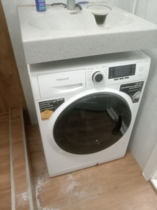 Стиральная машинка Hotpoint
